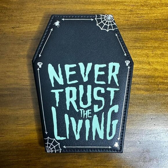 New Beetlejuice Glow in The Dark NEVER TRUST THE LIVING Wallet - Picture 2 of 5
